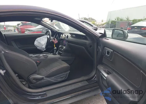 2021 Ford Mustang z USA, uszkodzony, nr VIN 1FA6P8TH6M5141370